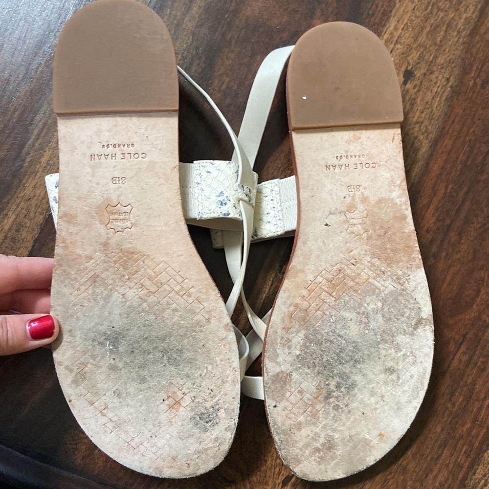 Sz 8.5 Women’s Cole Haan Sandals So Comfy! Ivory w/Snakeskin Detail Ankle Strap - Picture 4 of 5